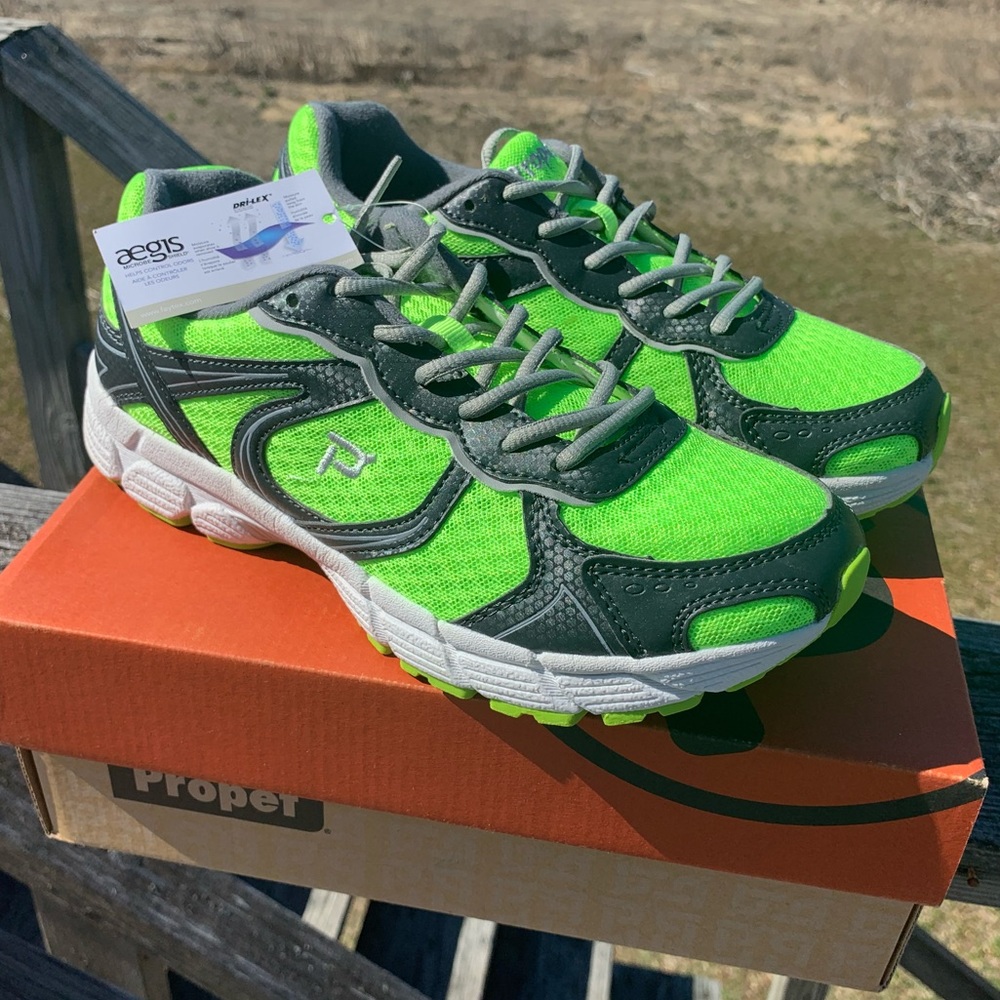 Propét Sneakers 7.5 2E wide